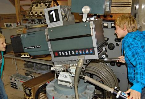 Kraj pod Javořicí, Muzeum Tesla v Třešti, děti videokamera