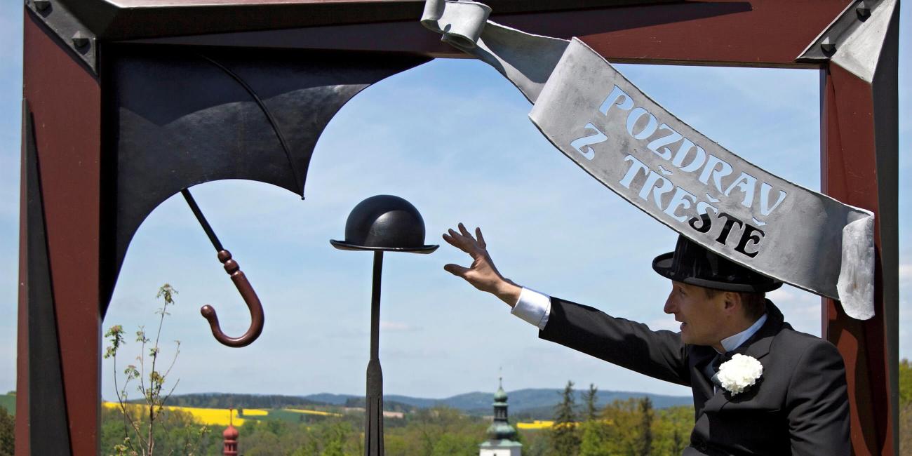 Kraj pod Javořicí, Kovaná pohlednice pana Tau nad Třeští