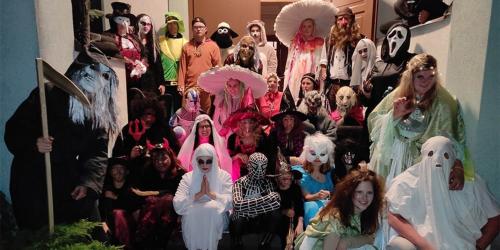 Noční hra Počátky